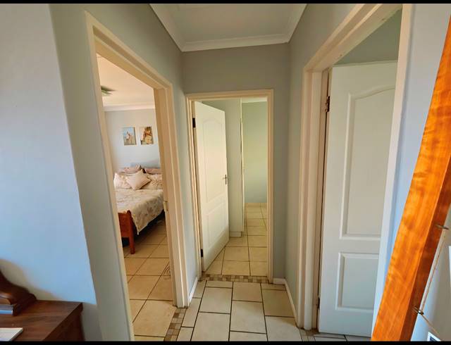 2 BEDROOM TOWNHOUSE FOR SALE IN JEFFREYS BAY CENTRAL